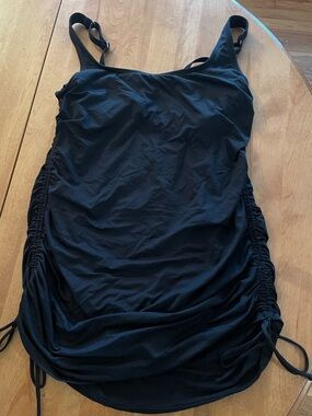 Lands' End Black One-Piece Swimsuit with Side Ruching and Adjustable Straps-sz8